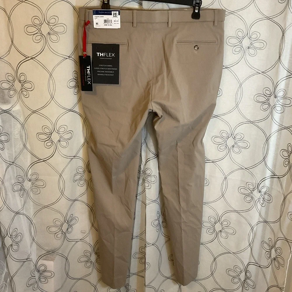 NWT Men's Tommy Hilfiger Modern fit Tan Dress Pants Size 36x30 Stretch Fabric